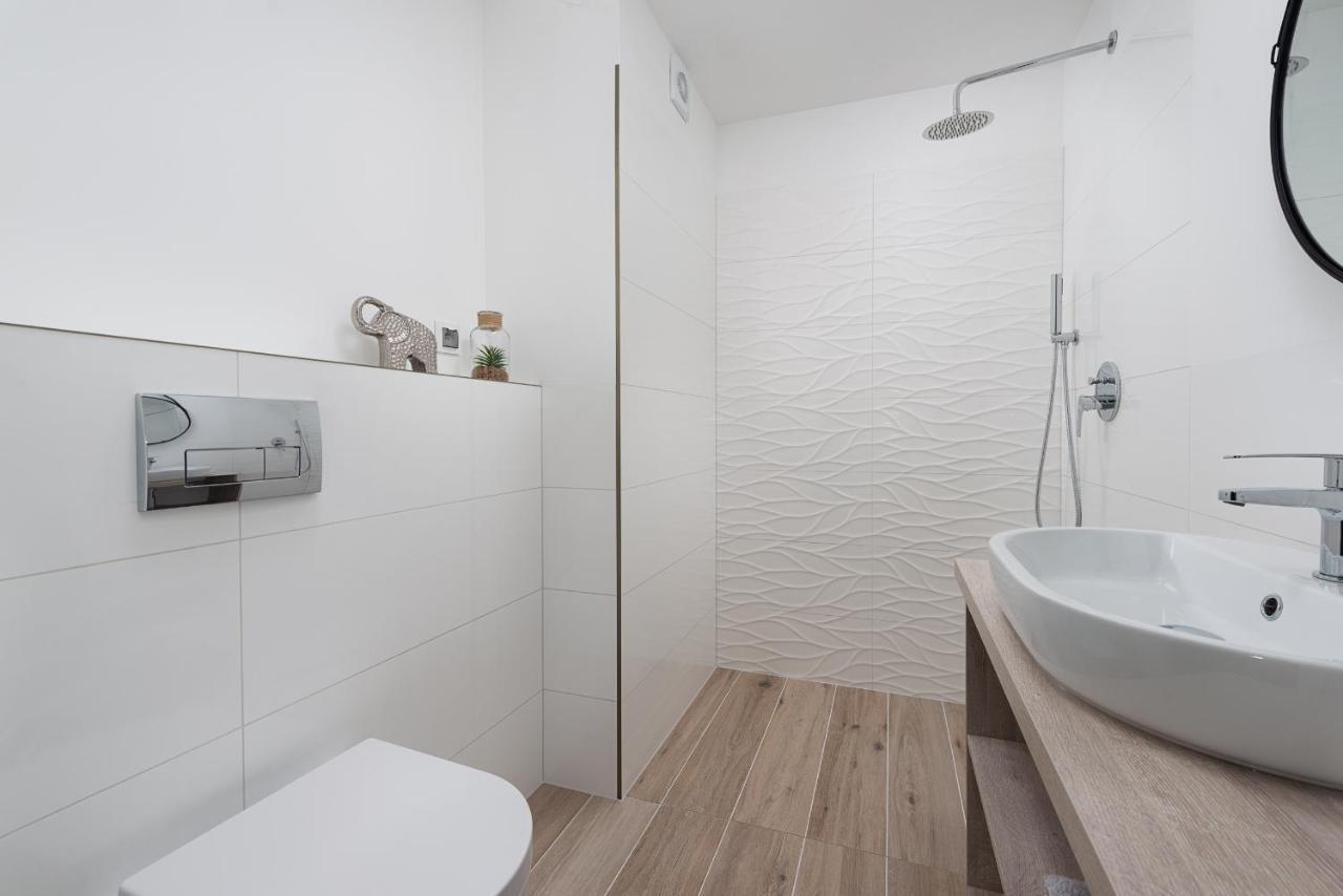 Roza Baltyku - Apartamenty I Pokoje A เดบกี ภายนอก รูปภาพ